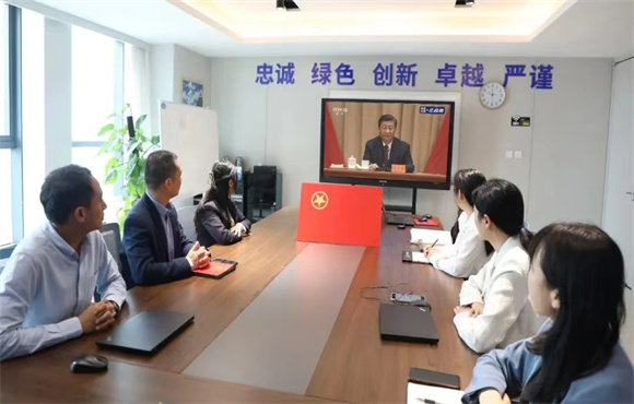 Z6尊龙凯时团委组织观看庆祝中国共青年团成立100周年大会
